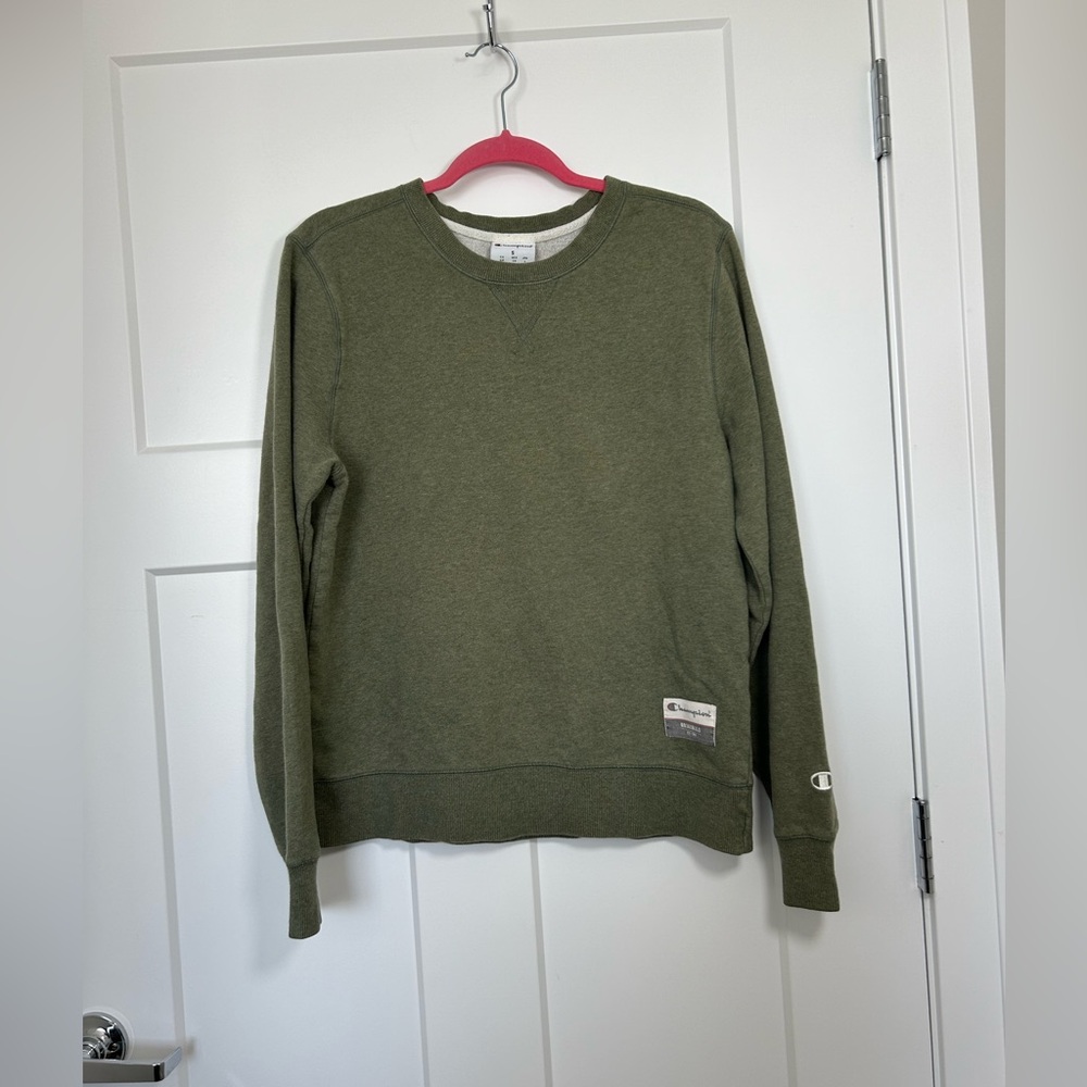 Men’s small Champion crew sweatshirt
